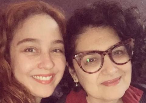 Débora Lamm comemora dez anos de casamento com Inez Viana