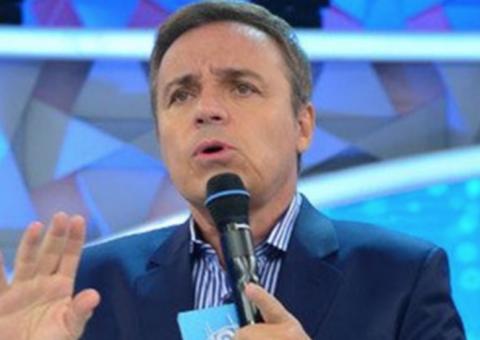 Após boato de morte, Gugu Liberato sofre acidente e é internado