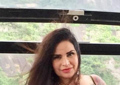 Solange Gomes posta foto completamente nua em 'afronte' a seguidoras