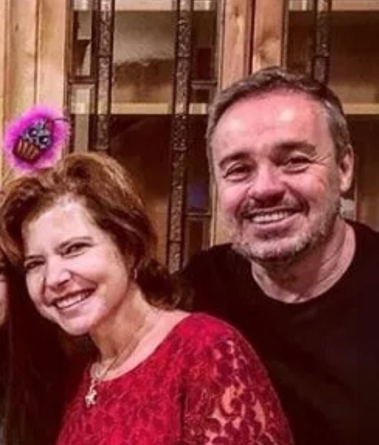 Inconsolável, esposa de Gugu Liberato passa mal em hospital e é atendida em urgência