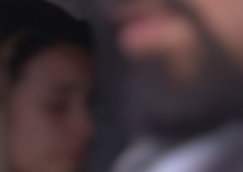 Mãe tenta matar filho de 3 anos com travesseiro no rosto