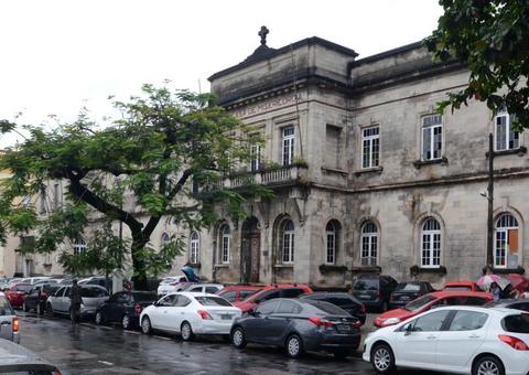 Além de pagar dívidas, prefeitura diz que leilão da Santa Casa representa ganho social à Manaus