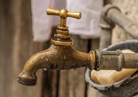 Concessionária não avisa sobre falta d’água em Manaus e deve ser processada 