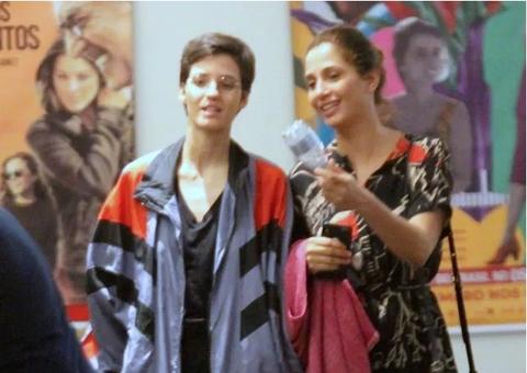 Camila Pitanga e namorada são clicadas juntas pela 1ª vez após assumirem namoro