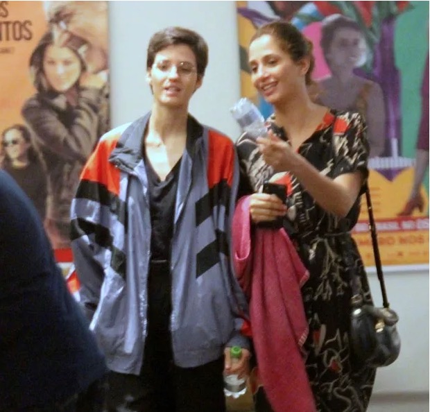 Camila Pitanga e namorada são clicadas juntas pela 1ª vez após assumirem namoro