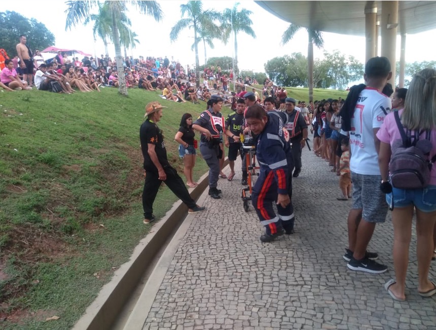 Em Manaus, torcedora passa mal durante jogo entre Flamengo e River Plate