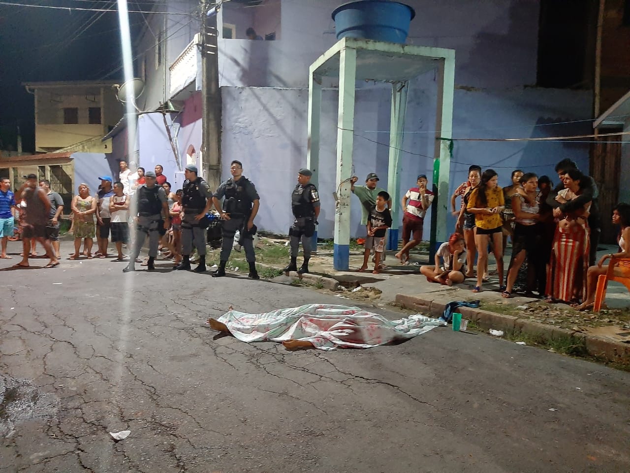 Homem é morto com facadas no peito após discussão em Manaus 