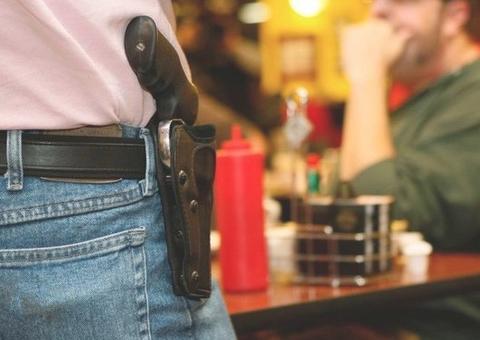 Comissão aprova proibição de venda de bebida alcoólica a pessoa armada