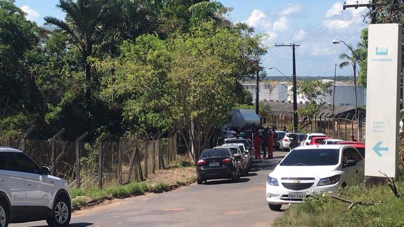 Funcionários de refinaria paralisam atividades em Manaus