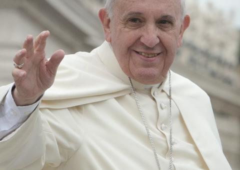 Papa pede por mundo sem armas nucleares em visita ao Japão