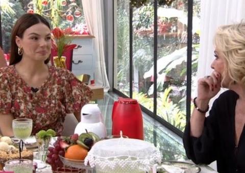 Ana Maria Braga deixa Isis Valverde em saia-justa ao dar spoiler de novela 