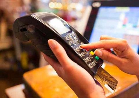 Compras em lojas físicas na Black Friday vão ser iguais às on-line, diz pesquisa