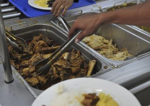 Brasileiro consome quase o dobro de sal recomendado pela OMS