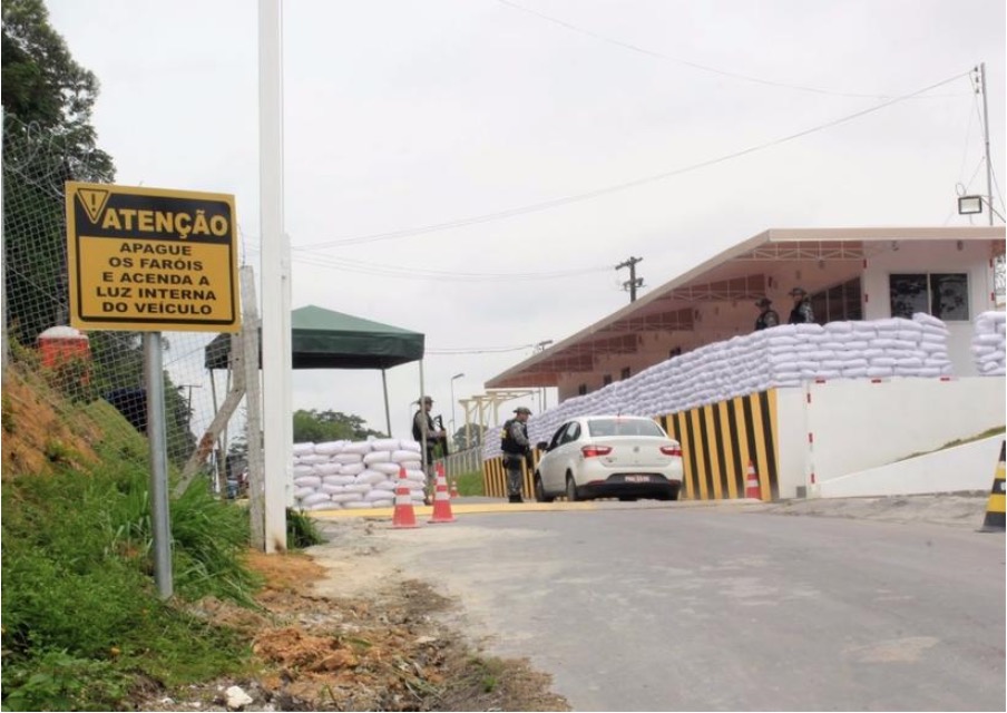 Com terçado, detento foge do Compaj