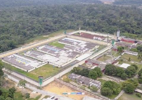 Com terçado, detento foge do Compaj