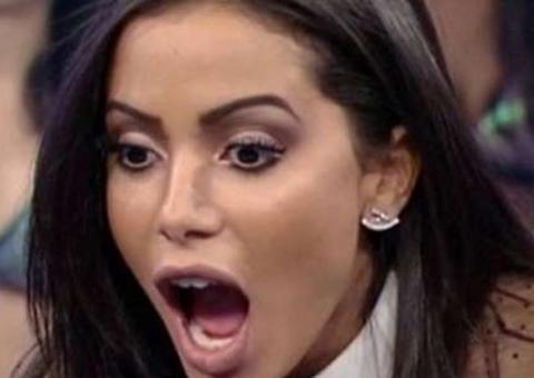 Fã faz tatuagem de Anitta seminua no braço 