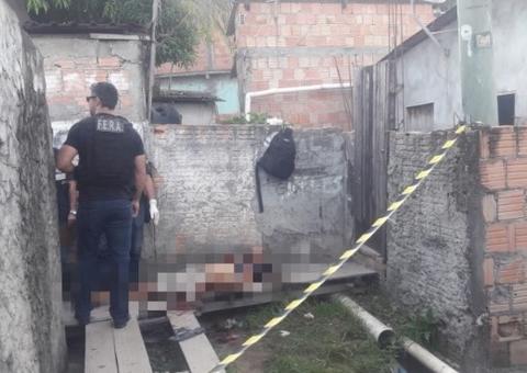 Estirado em ponte, jovem é achado morto com mais de 20 facadas em Manaus