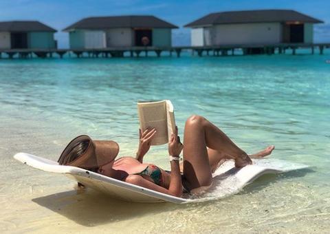 Esposa de Eduardo Bolsonaro diz passar ‘perrengue’ mesmo com salário e benefícios do marido