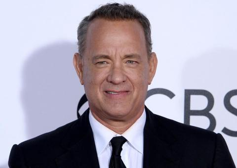 Tom Hanks aparece irreconhecível no trailer de ‘Um Lindo Dia na Vizinhança’