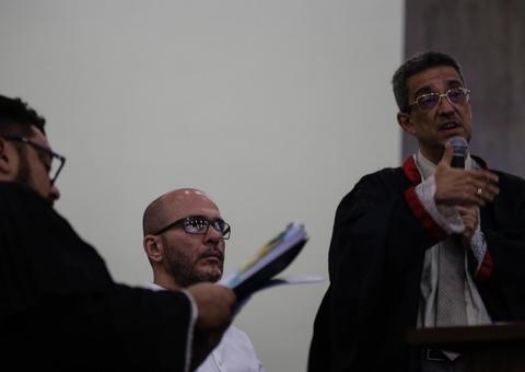 Promotor cita surto psicótico de Sotero para lamentar porte de arma do delegado