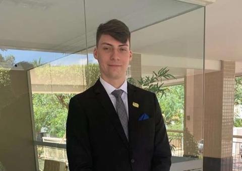 'Zero quatro': Caçula de Bolsonaro entra na política 