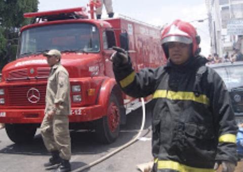 Loja que funcionava em contêiner pega fogo em centro comercial de Manaus