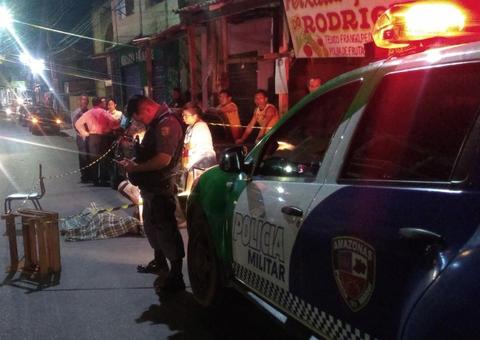 Homem tenta correr mas é assassinado em rua de Manaus