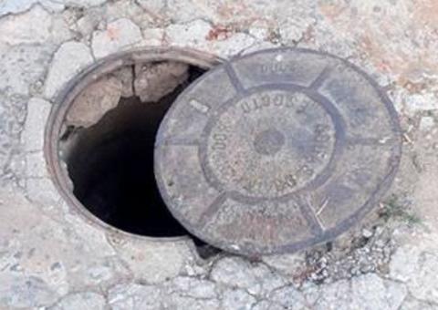 Homem é agredido com tampa de bueiro durante manifestação