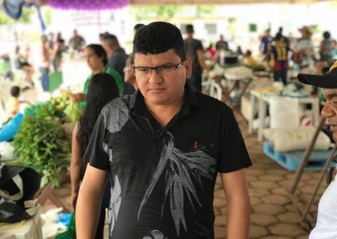 Prefeito no Amazonas decide reduzir pela metade seu salário e o do vice