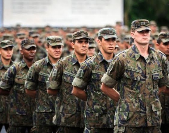 Aposentadoria militar, sem idade mínima, é aprovada em comissão do Senado