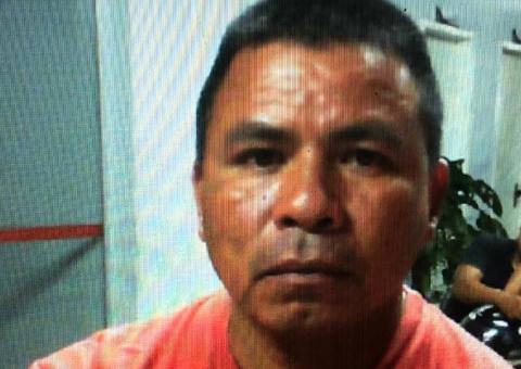 Em Manaus, homem é procurado por tentar matar esposa a tesourada