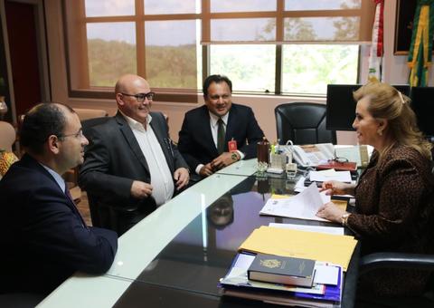 TCE e OAB assinam acordo para fortalecer controle externo no Amazonas