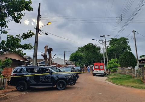 Padrasto mantém 2 adolescentes reféns há quase 30h
