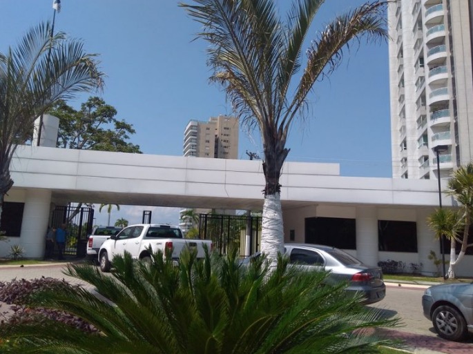 Condomínio de luxo é flagrado desviando energia em Manaus 