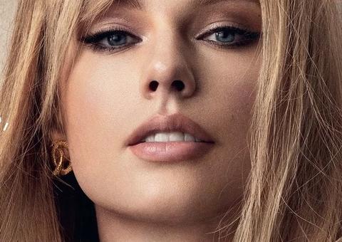  Em foto rara, Taylor Swift posa sexy com bumbum para cima 
