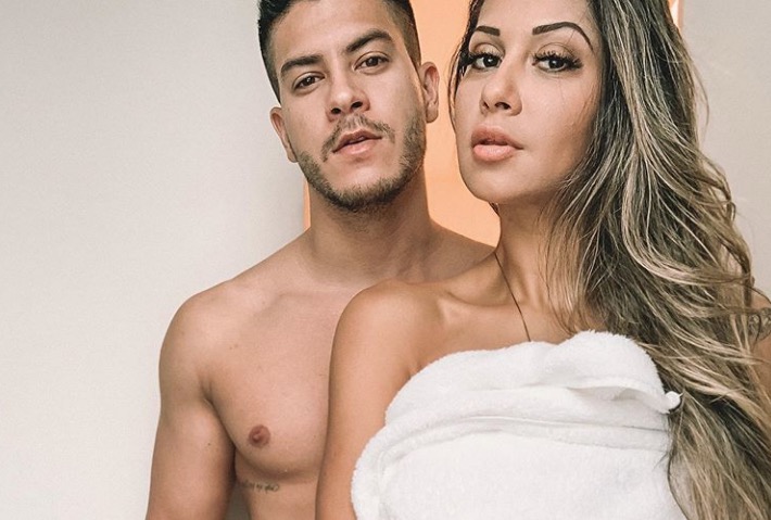 Casada com Arthur Aguiar, Mayra Cardi revela bigamia: 'preciso me separar'