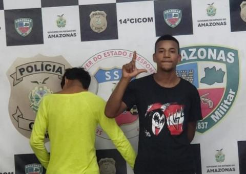 Com navalha e revólver, dupla é detida dentro de ônibus em Manaus