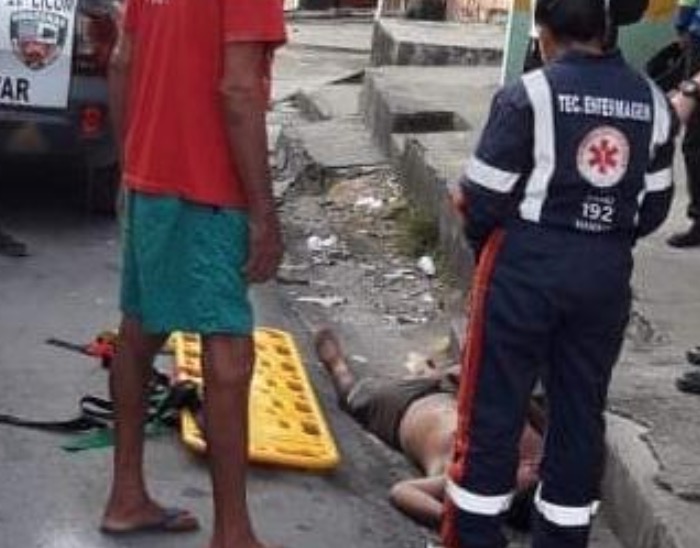 Em Manaus, jovem vai parar em hospital após levar surra de moradores no meio da rua