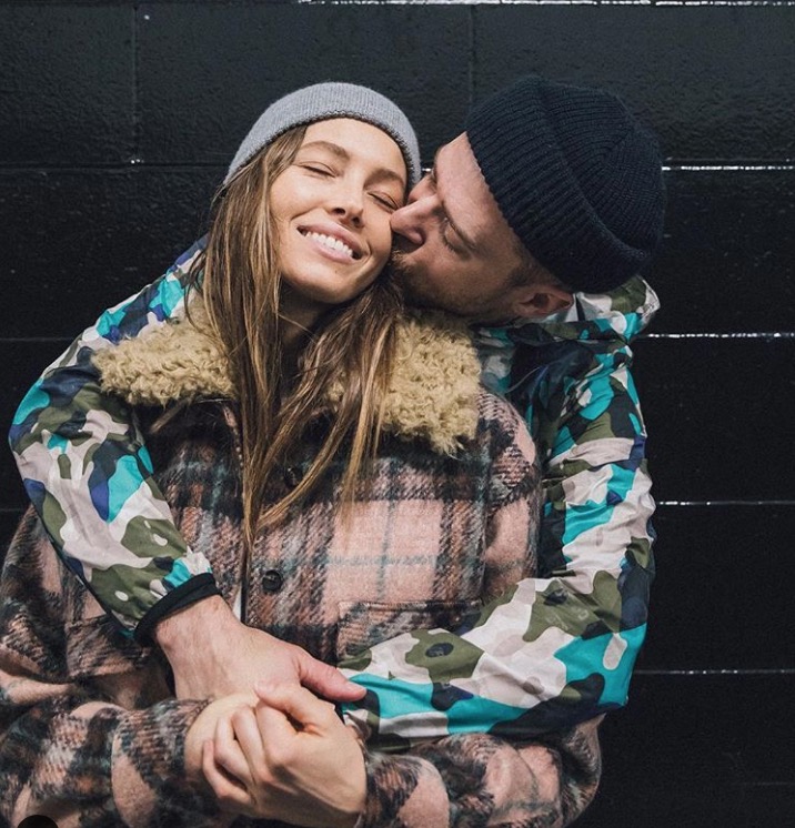 Justin Timberlake quebra silêncio após ser flagrado de mãos dadas com atriz