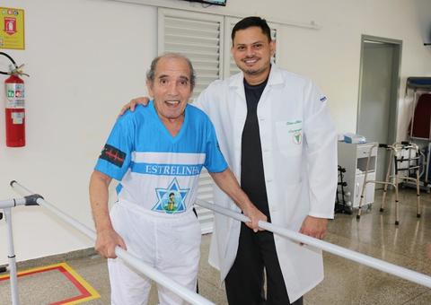 Manaus recebe troféu de ‘Honra ao Mérito’ pelo trabalho voltado à terceira idade 