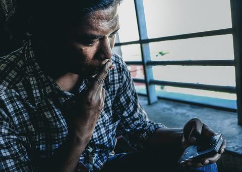 Maconha aumenta risco de câncer de testículo em 36%, revela estudo