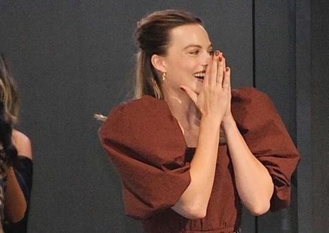 CCXP: Margot Robbie, a 'Arlequina', fica chocada com fãs brasileiros  