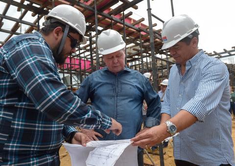 ‘É uma semente para o futuro’, afirma Arthur em visita à obra do Centro de Controle de Manaus 