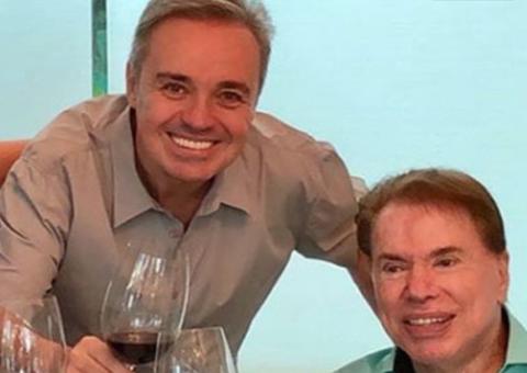 Sem ir ao velório, Silvio Santos liga para mãe de Gugu: ‘Estou muito triste’