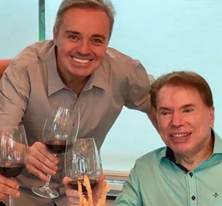 Sem ir ao velório, Silvio Santos liga para mãe de Gugu: ‘Estou muito triste’