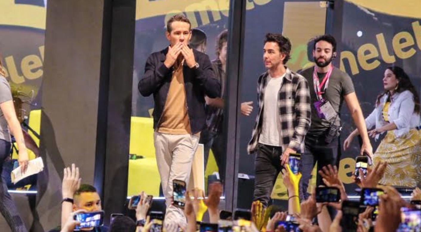 Vídeo: multidão derruba grade em cima de Ryan Reynolds na CCXP 2019