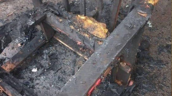 Homem morre após ‘brincar' com granada dentro de kombi 