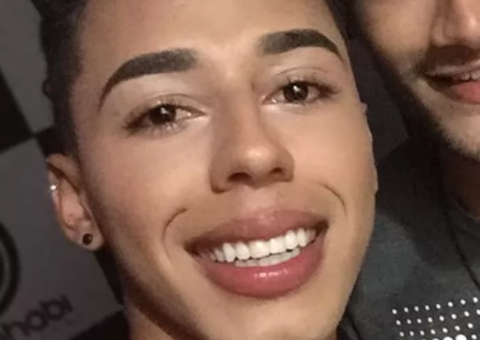 Cabelereiro é condenado a 10 anos por matar namorado com facada no ombro