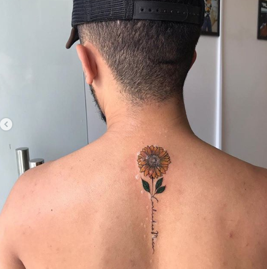  Fã faz tatuagem para homenagear Carlinhos Maia; Veja resultado 