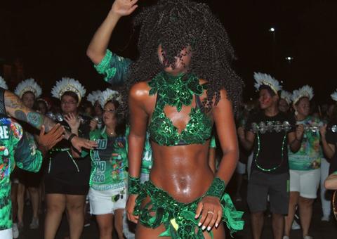 Reino Unido faz 1º ensaio técnico e carnaval contagia Morro da Liberdade